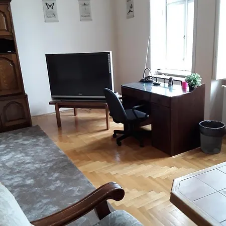Tomka Apartman Apartment *